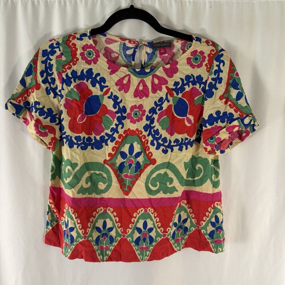 Vince Camuto Blouse Women's XS Pink Floral Short Sleeve Cropped Round Neck